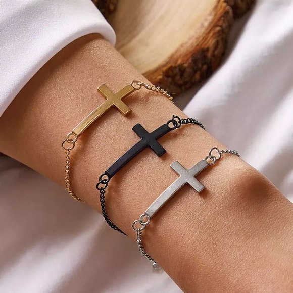 ⚜️[𝟯/$𝟭𝟴]⚜️Big Cross Silver Simple Bracelet NEW - Picture 4 of 9